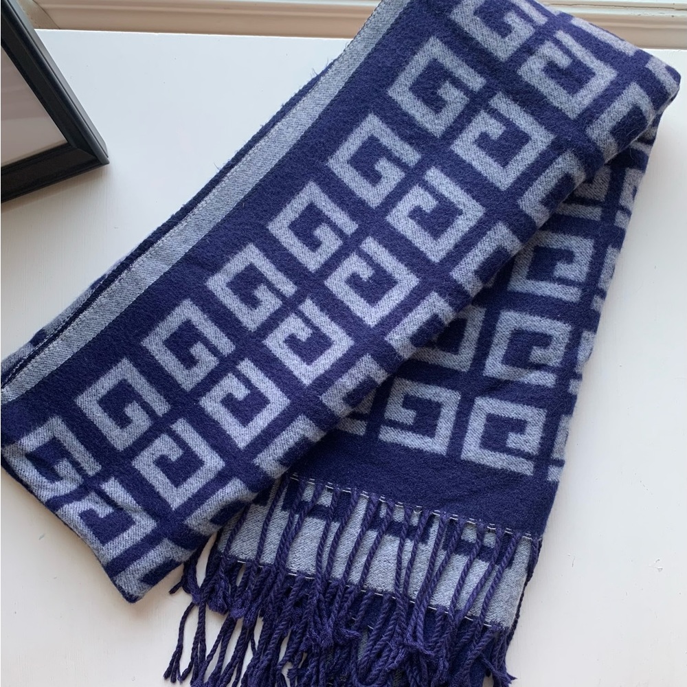 100% Alpaca wool scarf.